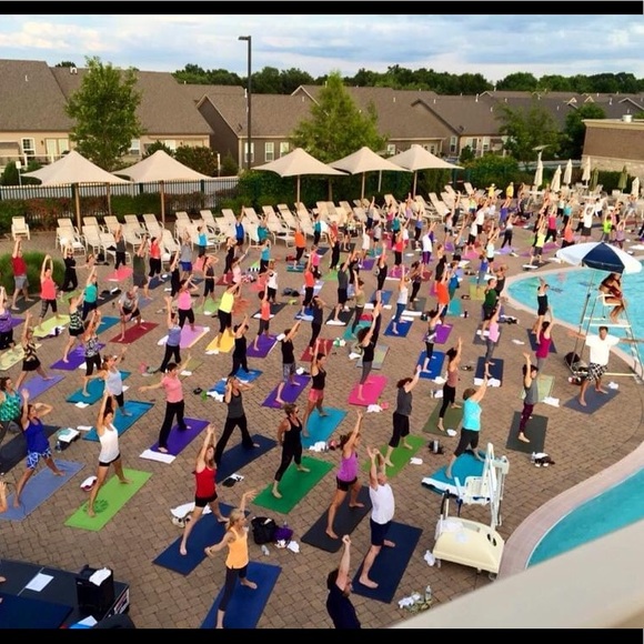 Meet your Posher, Amy - Picture 4 of 5